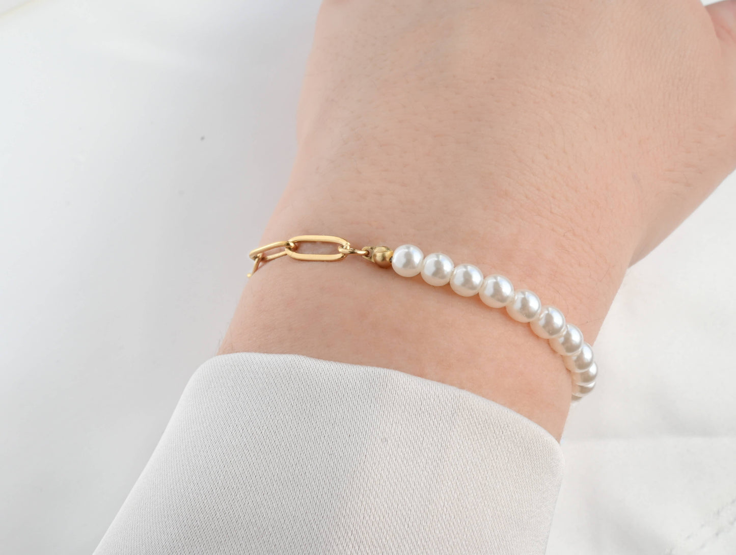 Pearl & Paperclip Bracelet