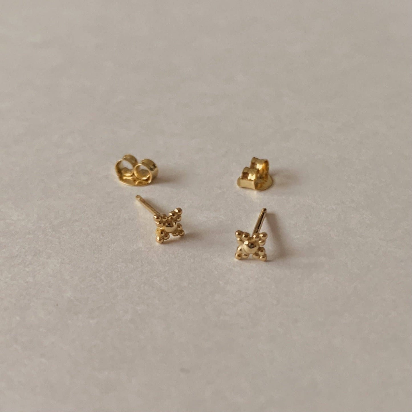 Aura Studs | Gold